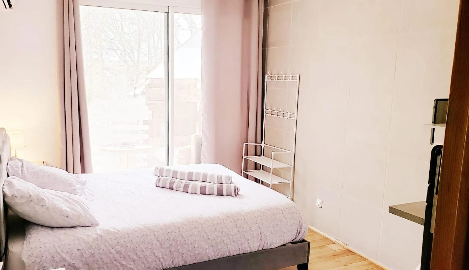 Suite From 1 To 6 - Bathtubs In Rooms - Air Conditioned Residential Appartement - Self-Arrival - Wifi - Netflix Disney - Kitchen - Laundry - Parking Avignon 0*,